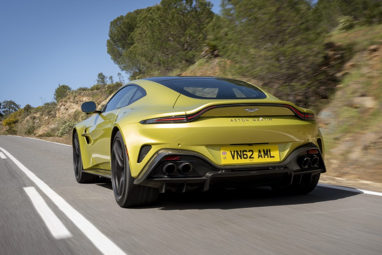 Aston Martin Vantage Coupe (2024)