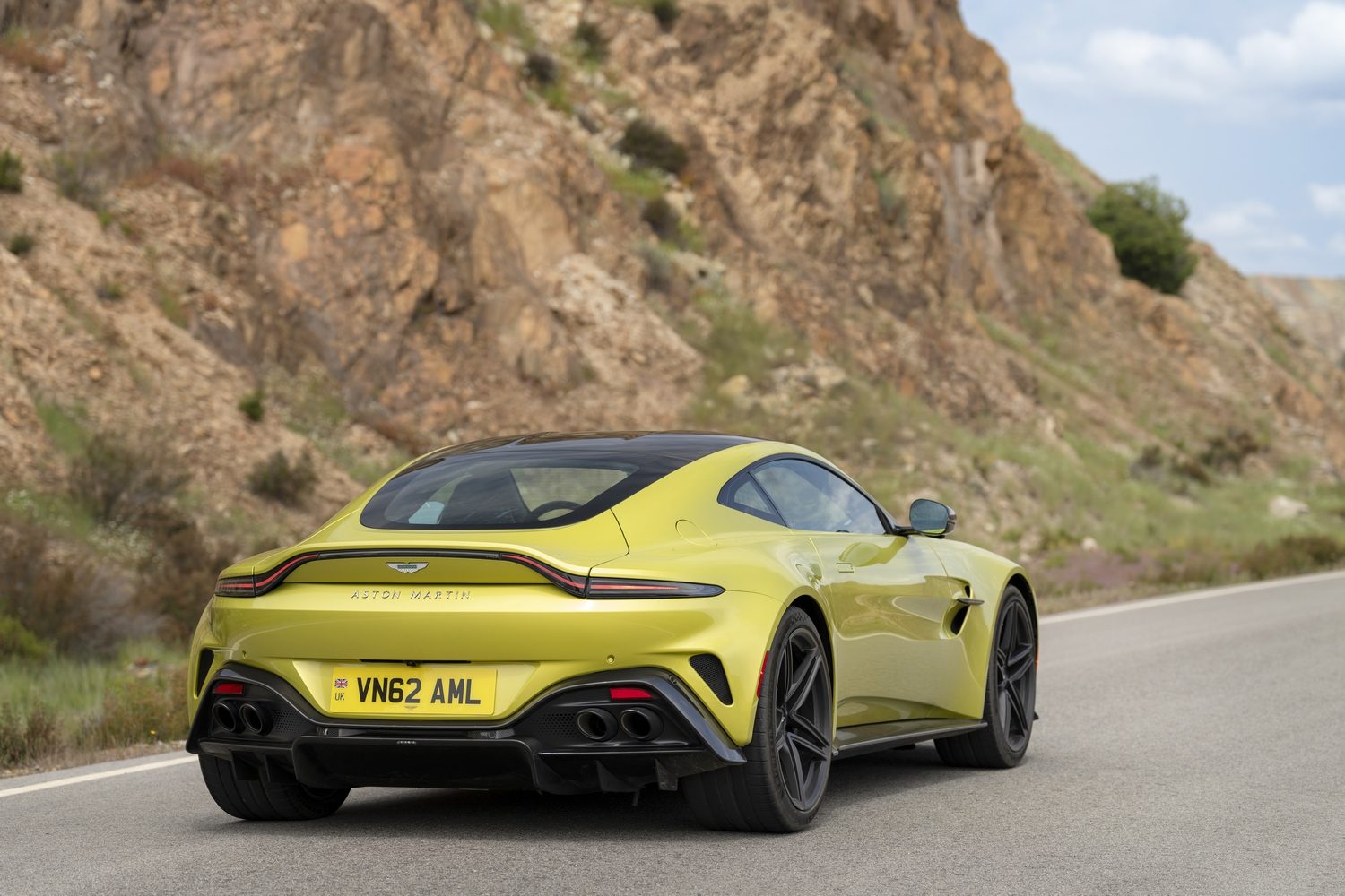 Aston Martin Vantage Coupe (2024)