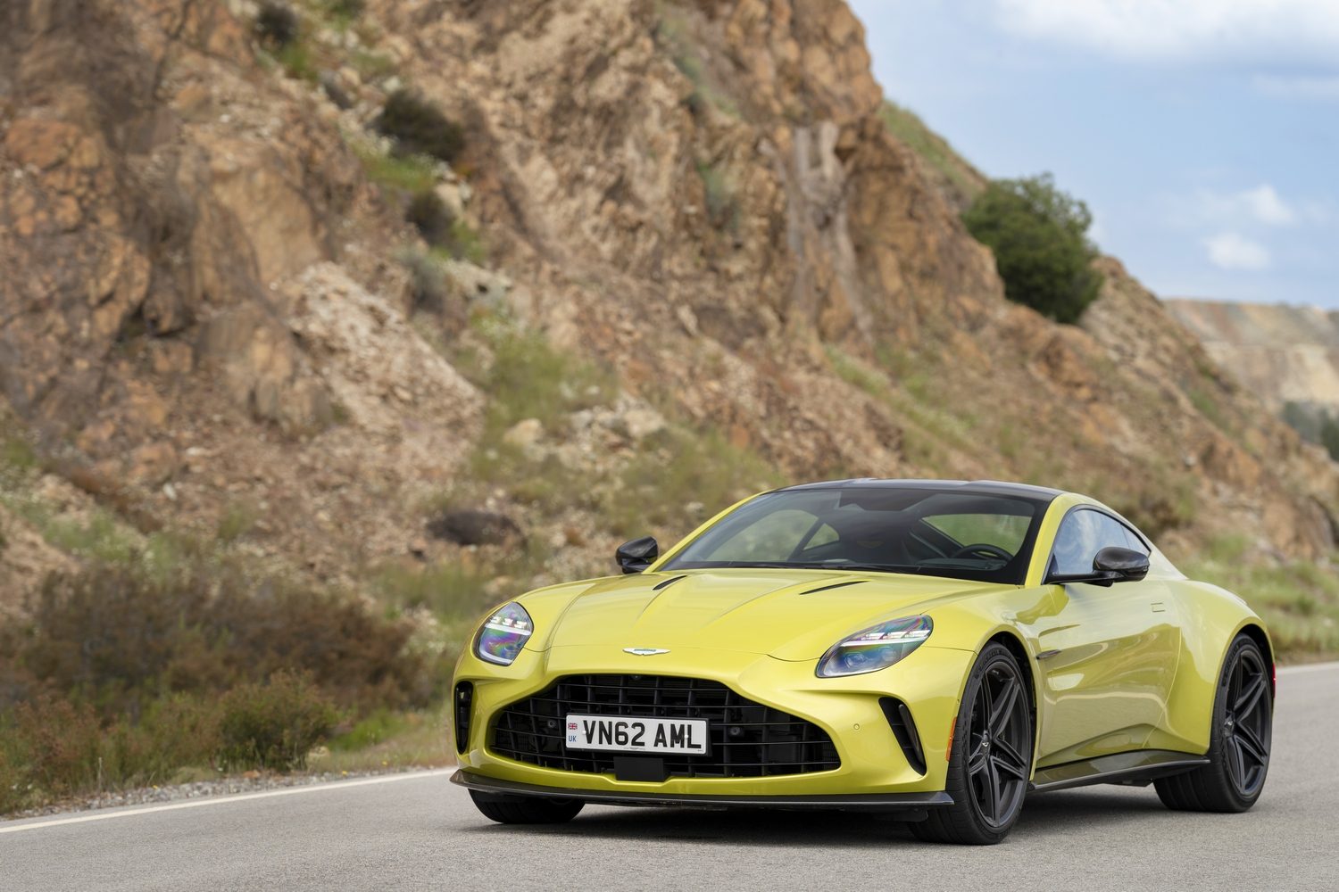 Aston Martin Vantage Coupe (2024)