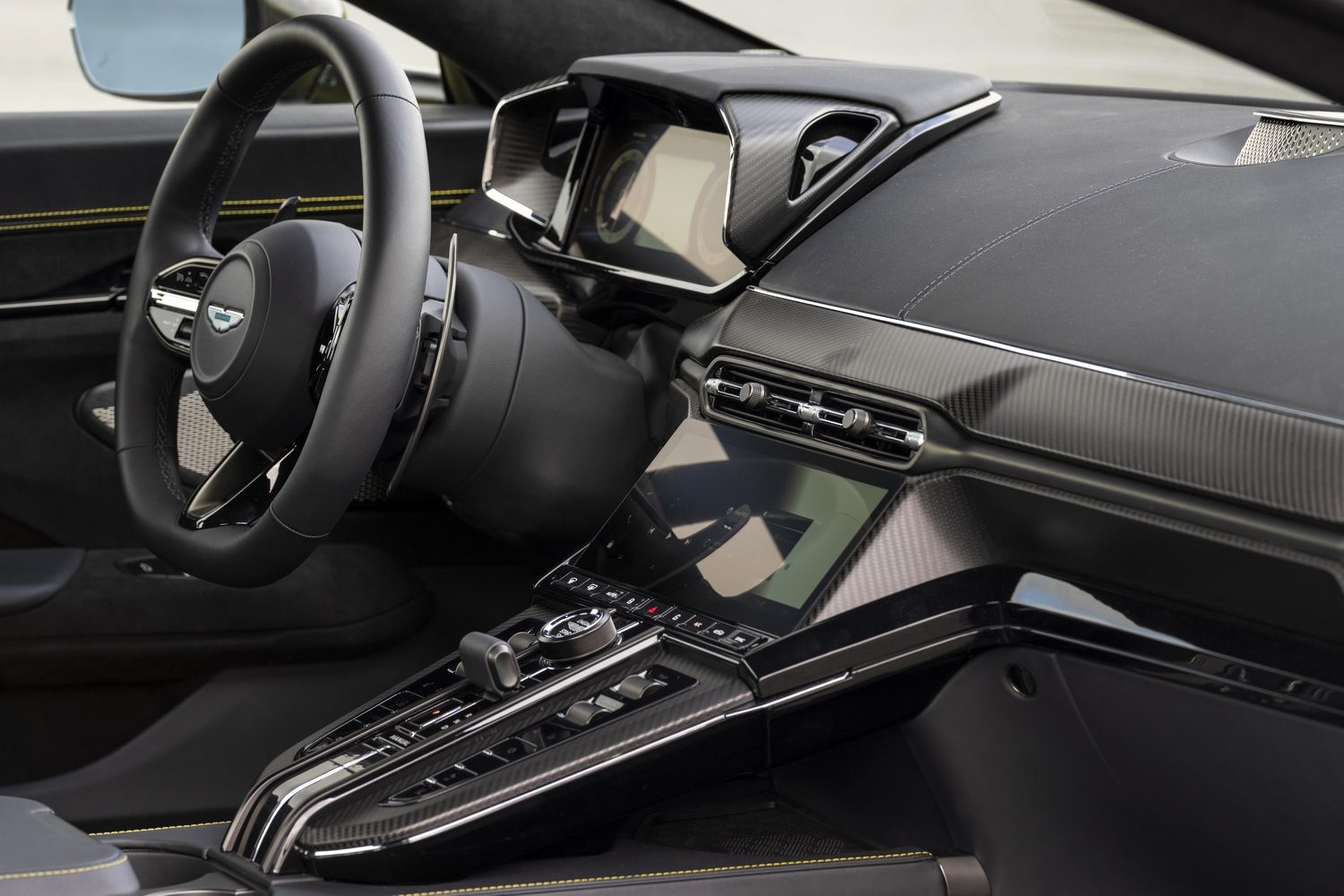 Aston Martin Vantage Coupe (2024)