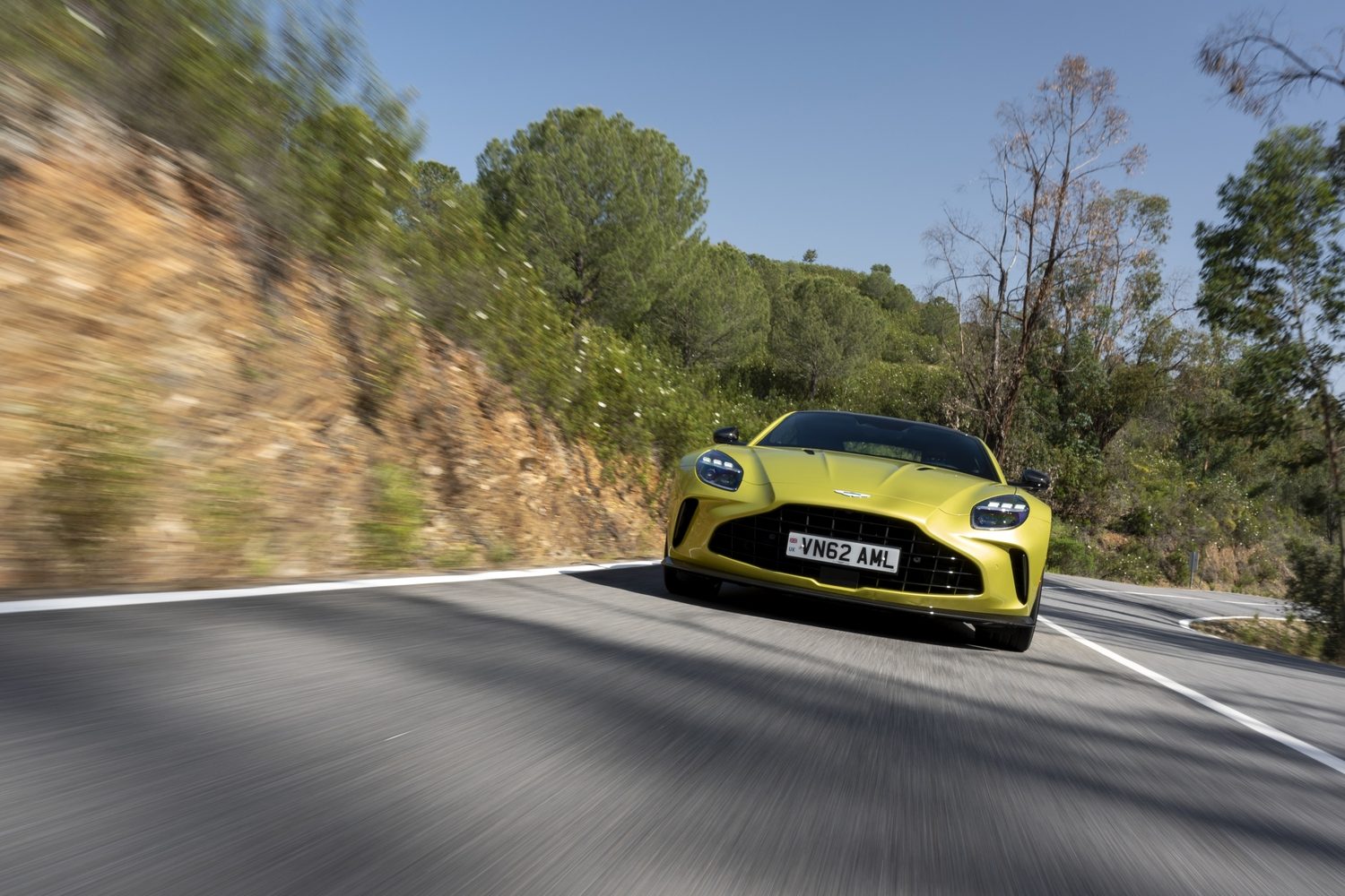 Aston Martin Vantage Coupe (2024)