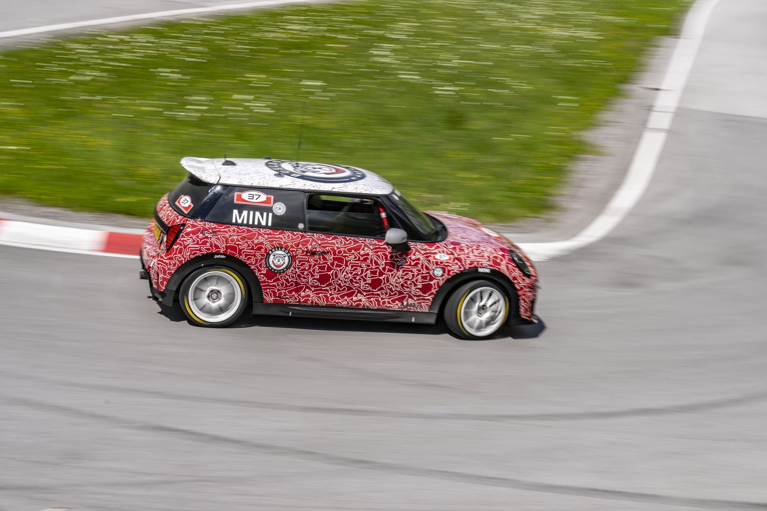 MINI John Cooper Works makes race debut