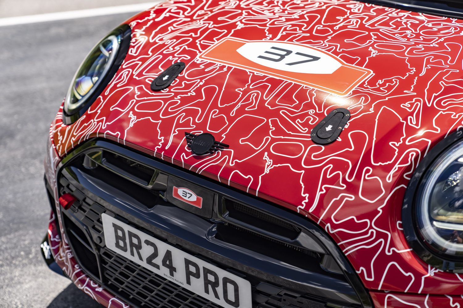 MINI John Cooper Works makes race debut