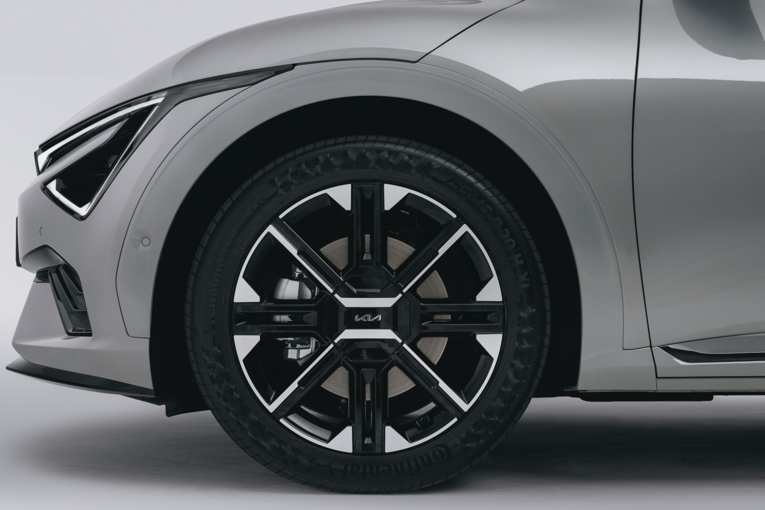 Kia EV6 gets new look, more range