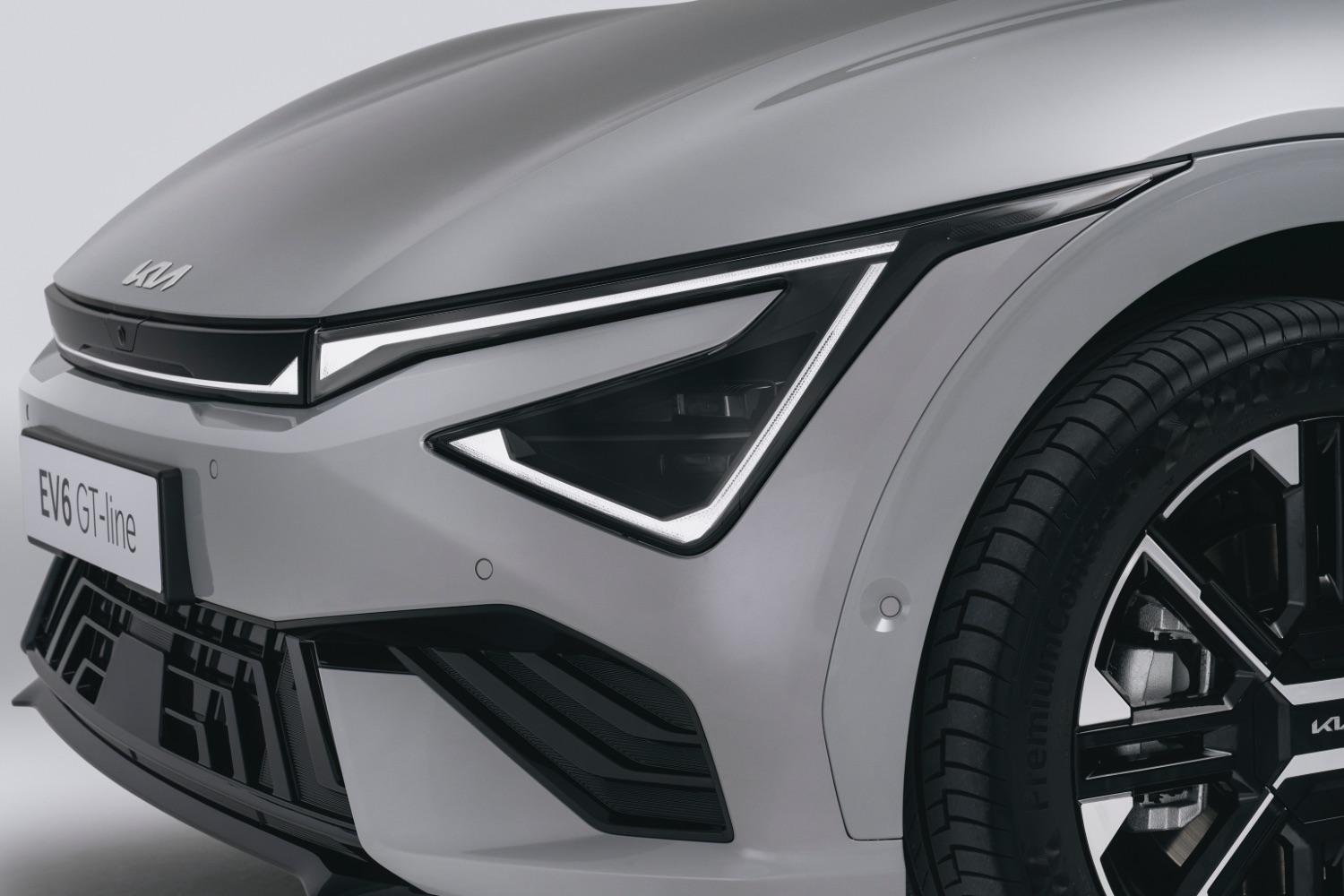 Kia EV6 gets new look, more range