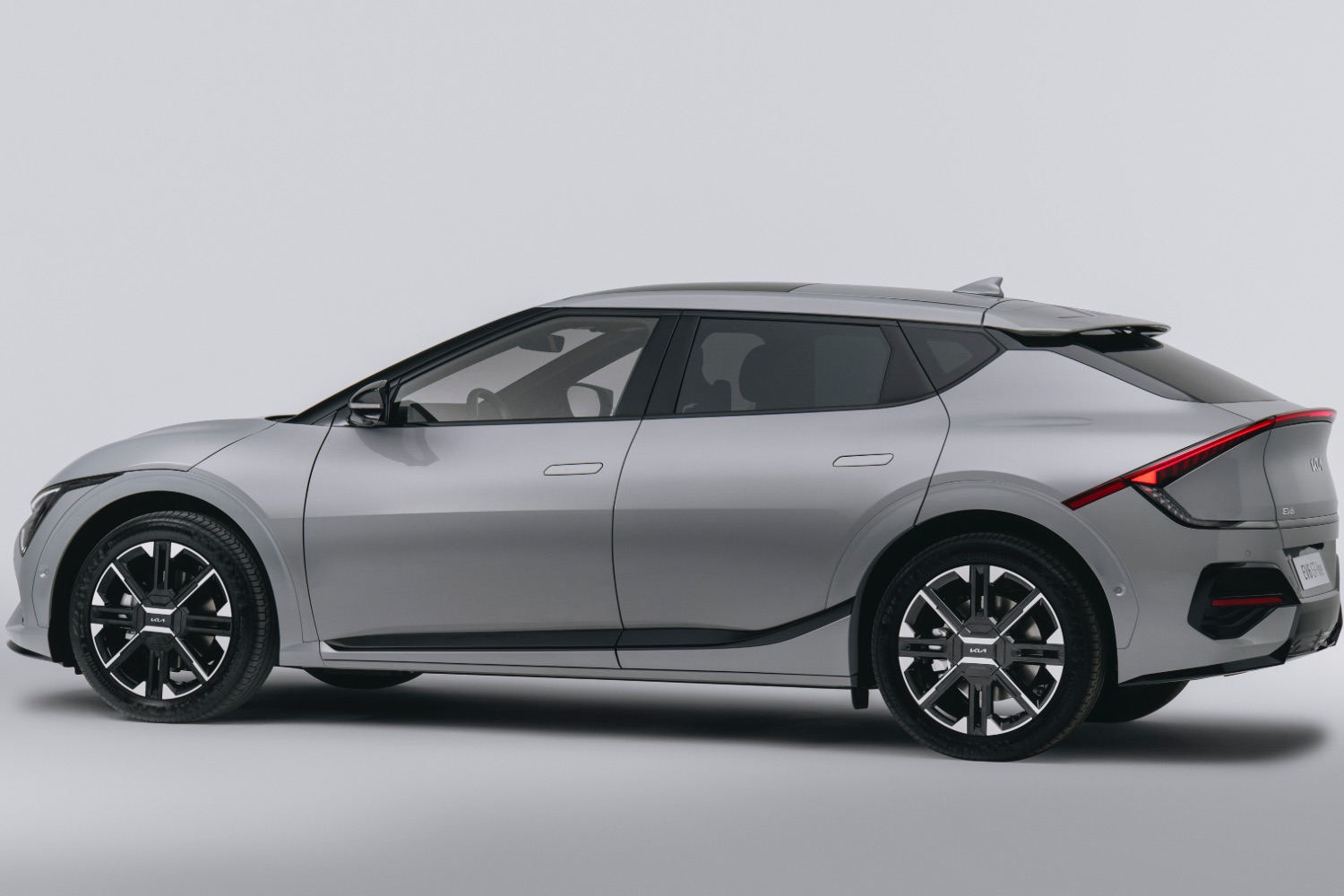 Kia EV6 gets new look, more range