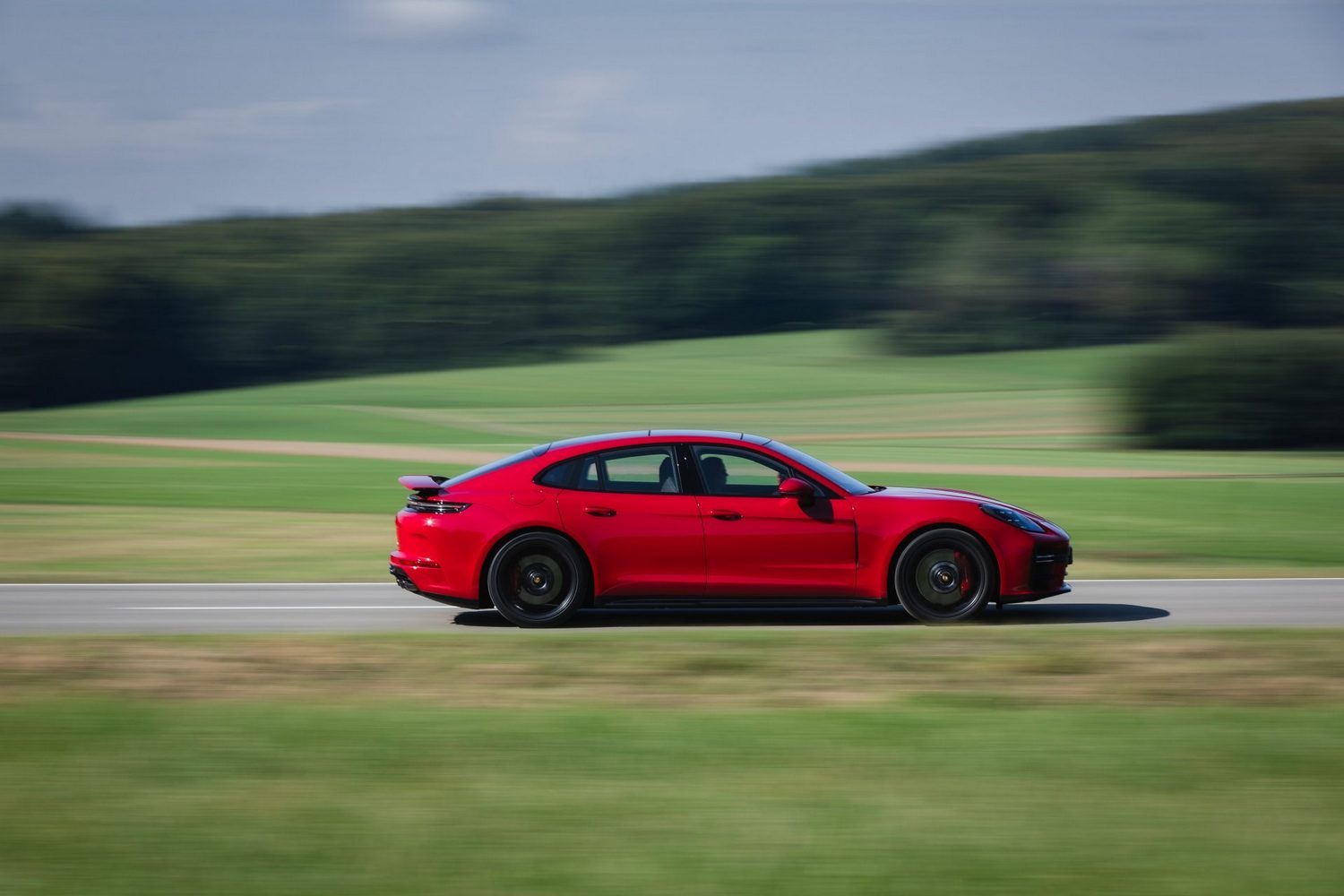Porsche Panamera GTS (2025) Reviews Complete Car