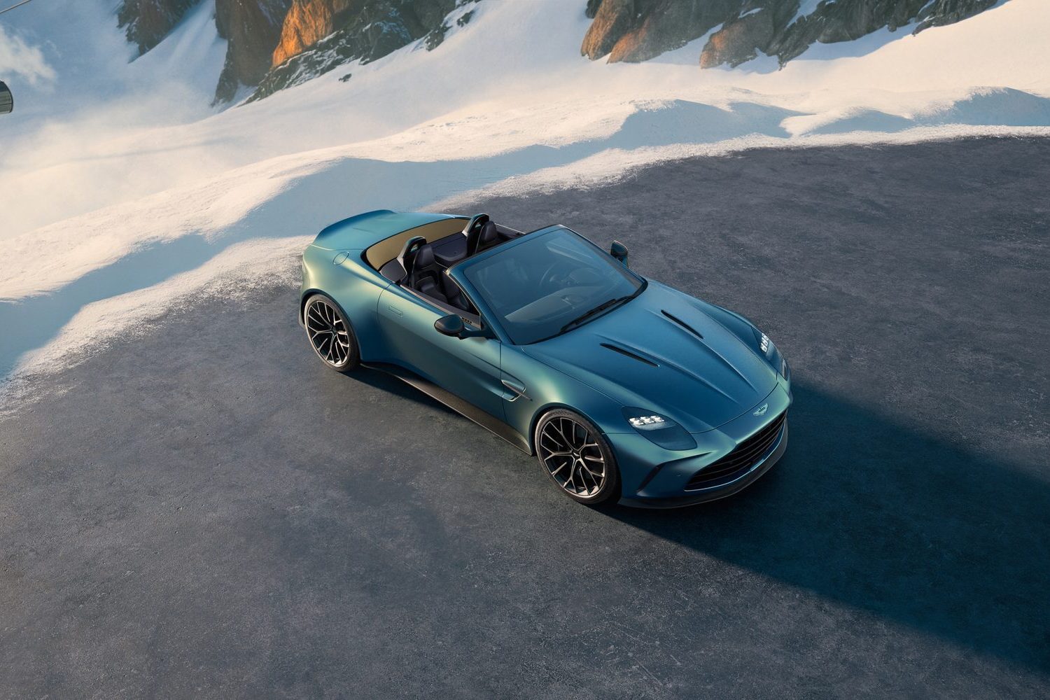 Aston Martin Vantage Roadster unveiled