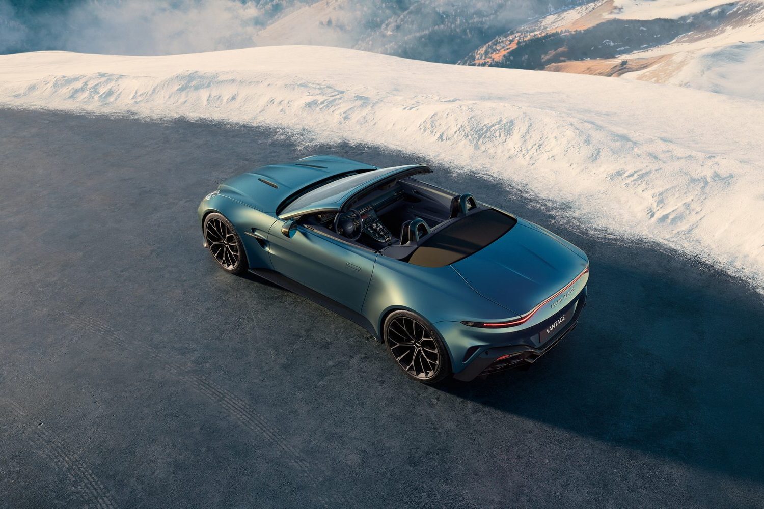Aston Martin Vantage Roadster unveiled