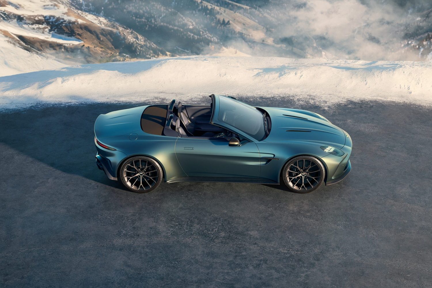 Aston Martin Vantage Roadster unveiled