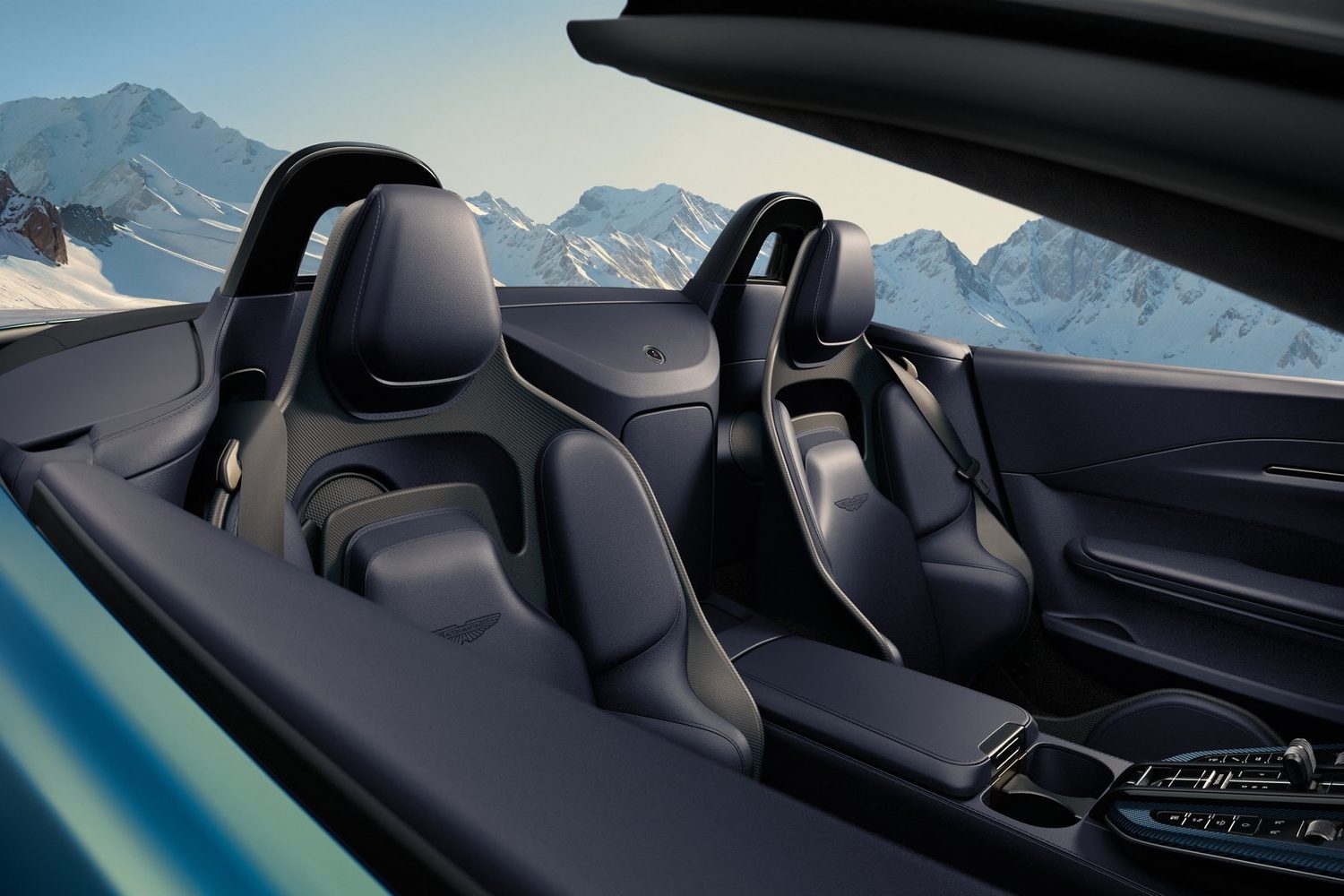 Aston Martin Vantage Roadster unveiled