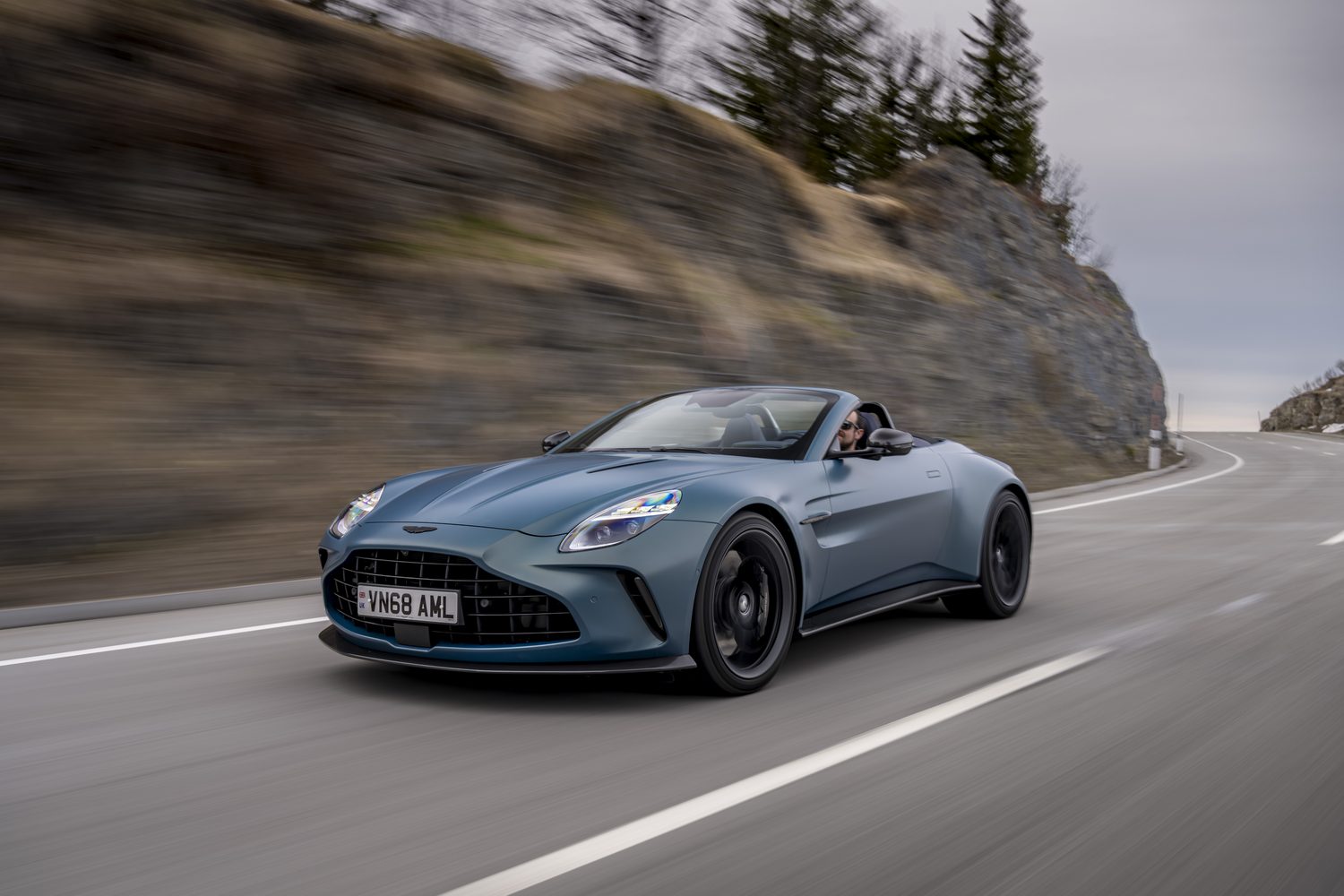 Aston Martin Vantage Roadster (2025)