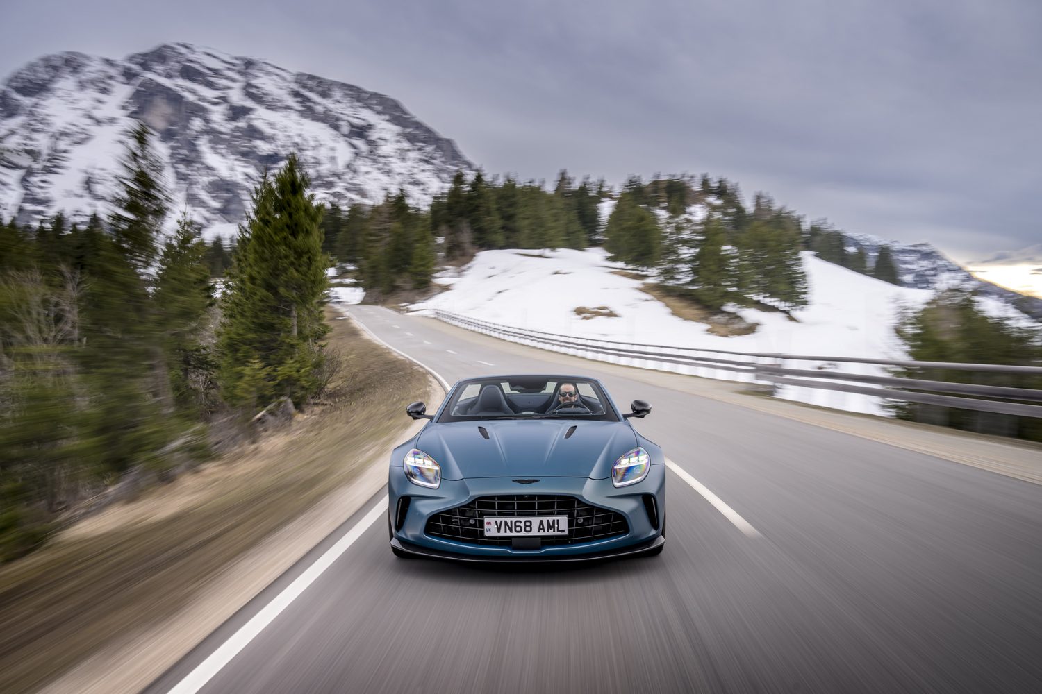 Aston Martin Vantage Roadster (2025)