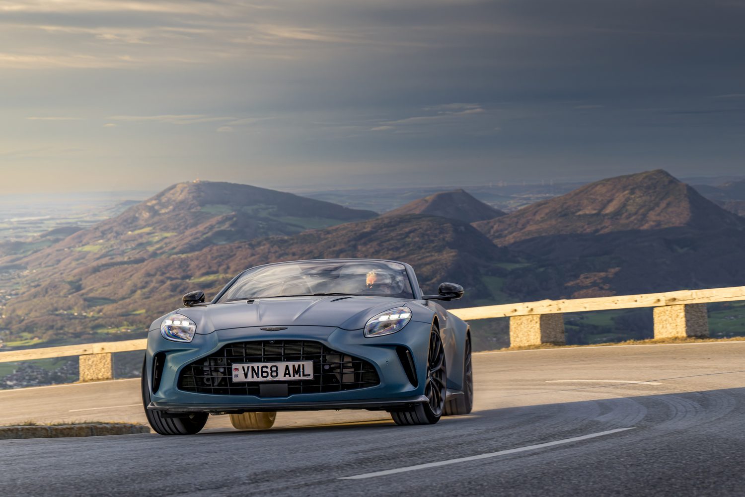 Aston Martin Vantage Roadster (2025)