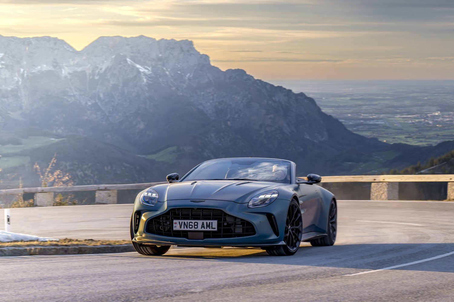 Aston Martin Vantage Roadster (2025)