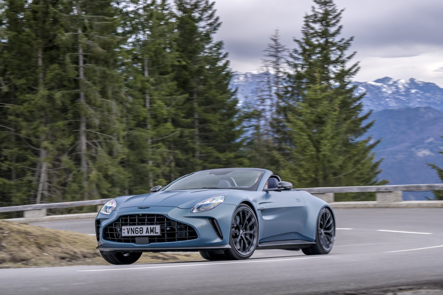 Aston Martin Vantage Roadster (2025)