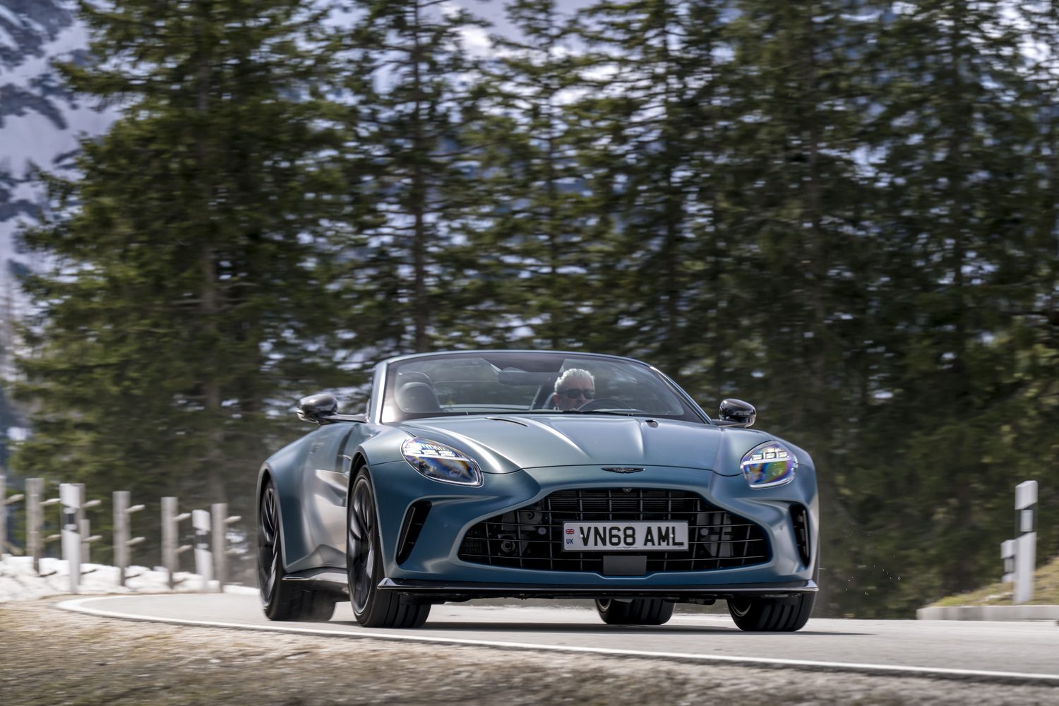 Aston Martin Vantage Roadster (2025)
