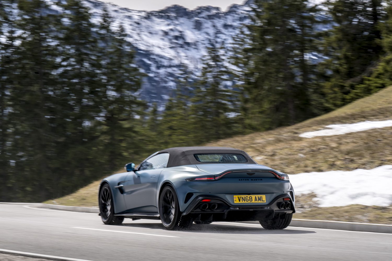 Aston Martin Vantage Roadster (2025)
