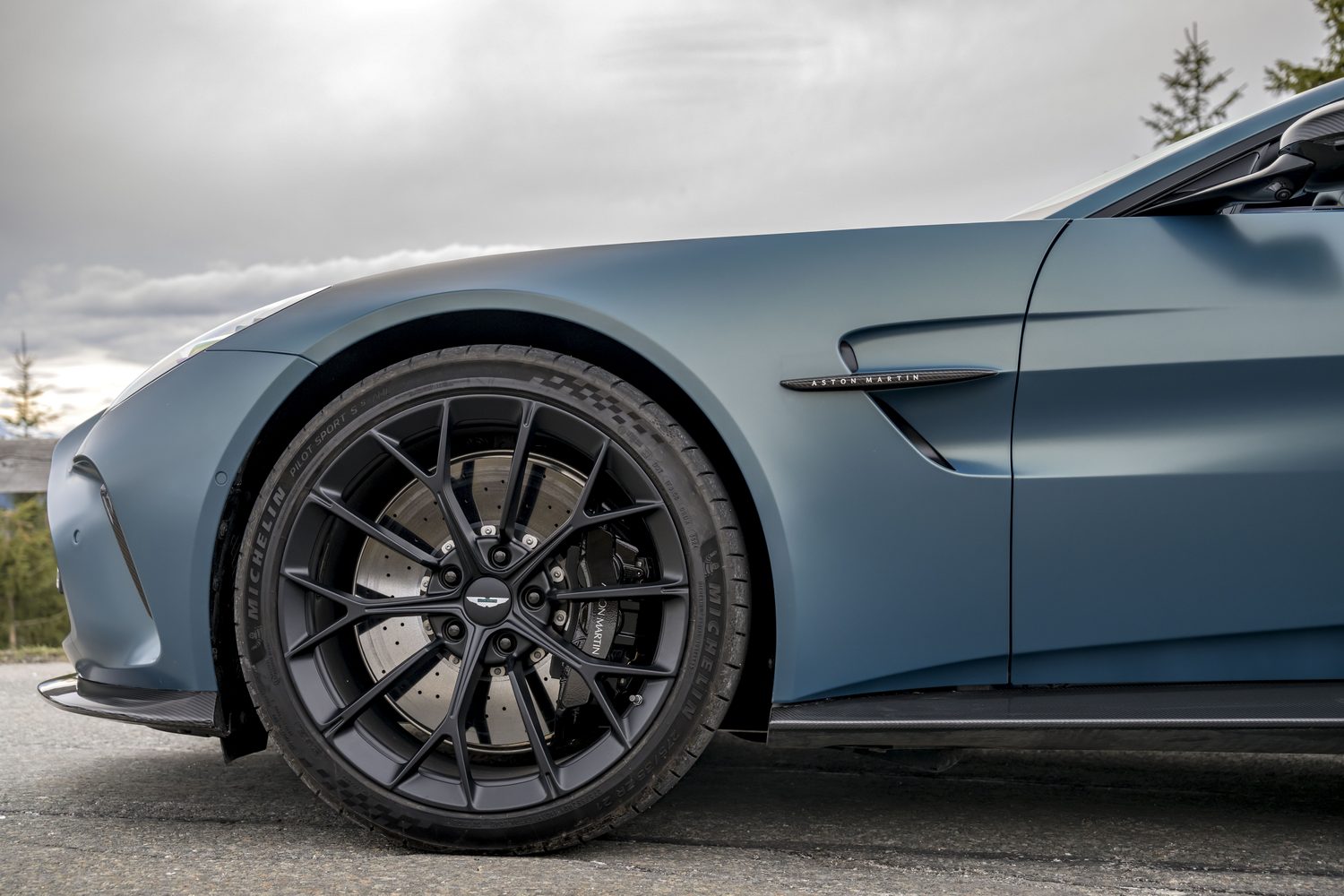 Aston Martin Vantage Roadster (2025)