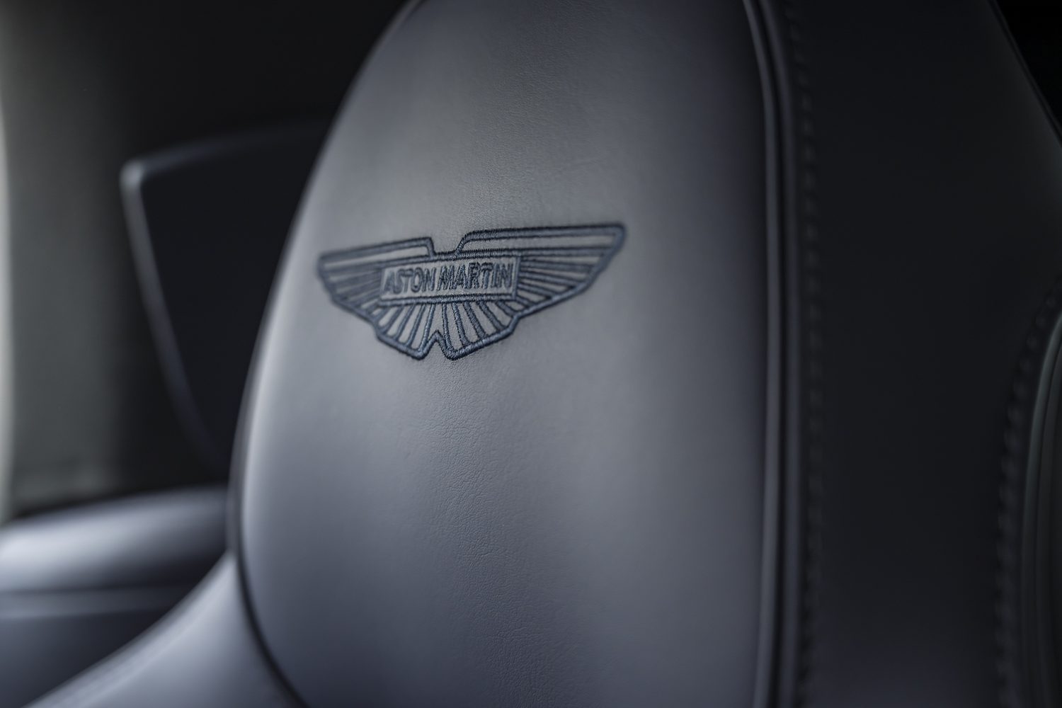 Aston Martin Vantage Roadster (2025)