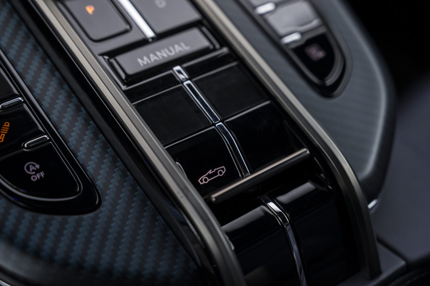 Aston Martin Vantage Roadster (2025)