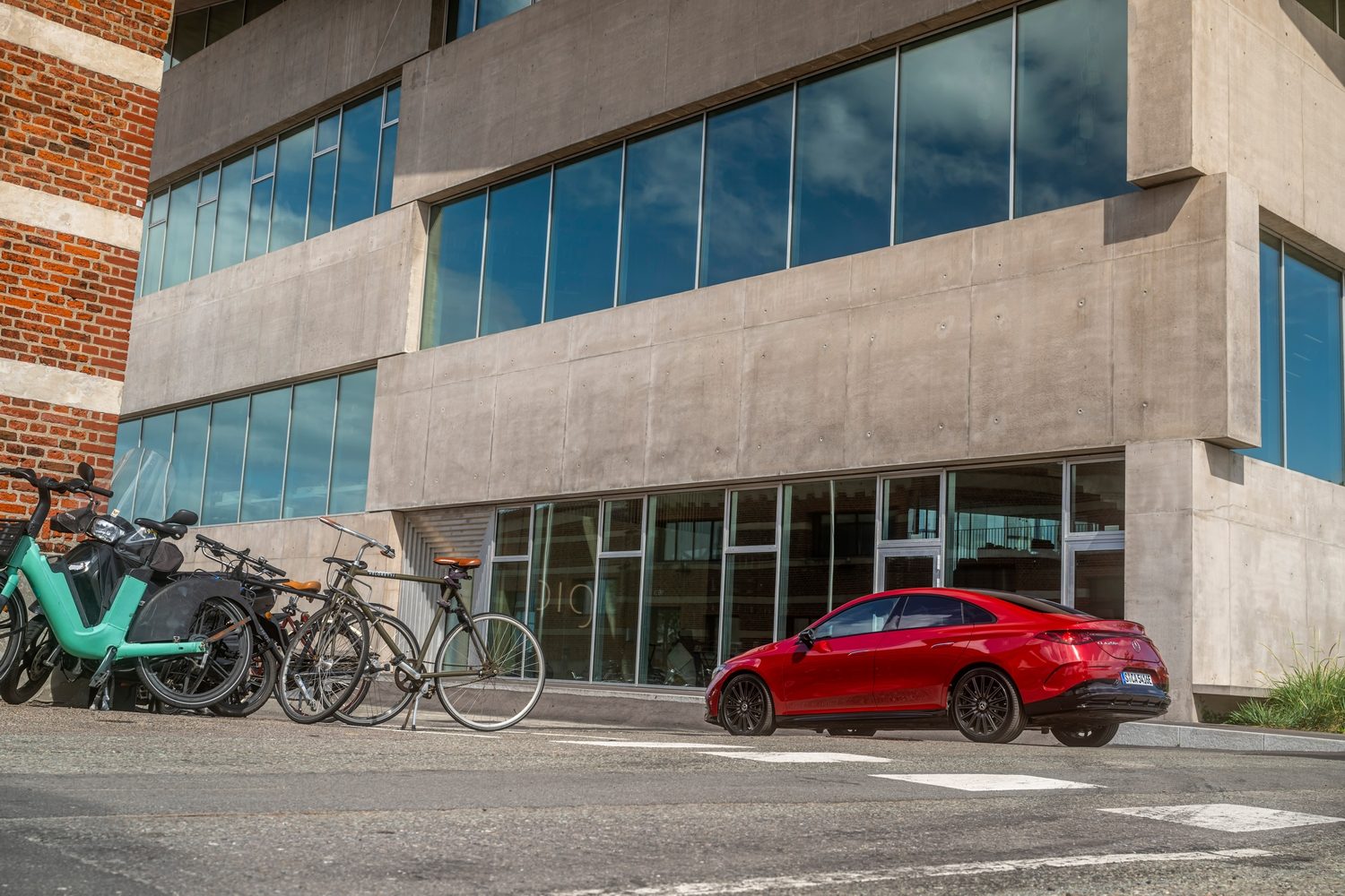 Mercedes-Benz CLA 250+ electric (2025) Mercedes-Benz CLA 250+ electric (2025)