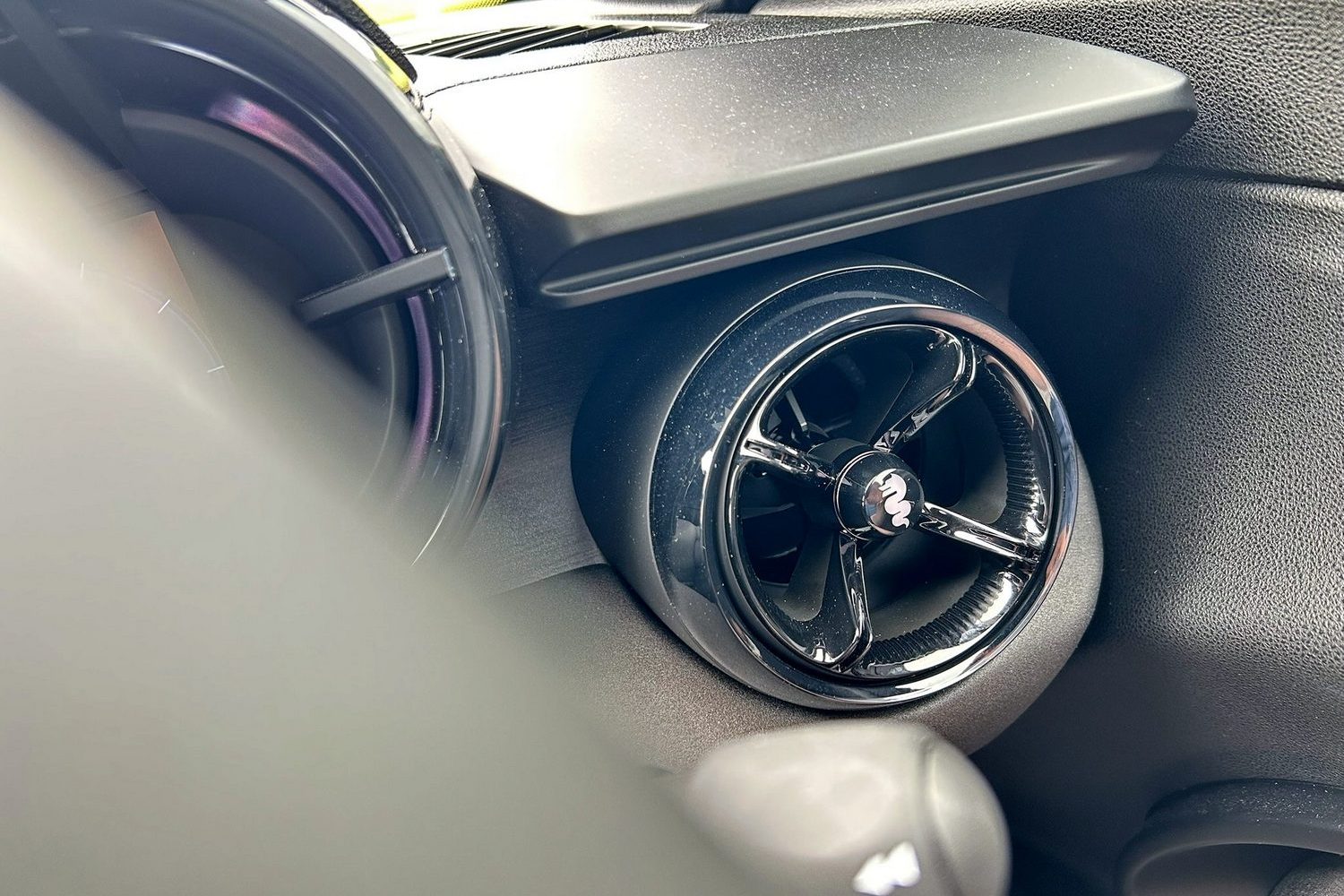 Alfa Romeo Junior Ibrida (2025) Alfa Romeo Junior Ibrida (2025)