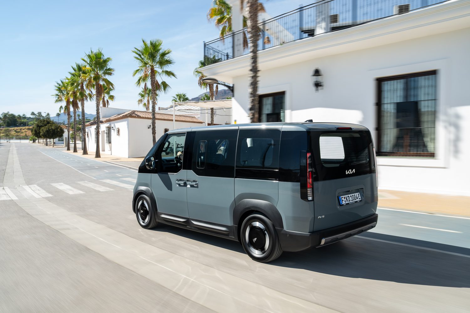 Kia PV5 Passenger (2026) Kia PV5 Passenger (2026)