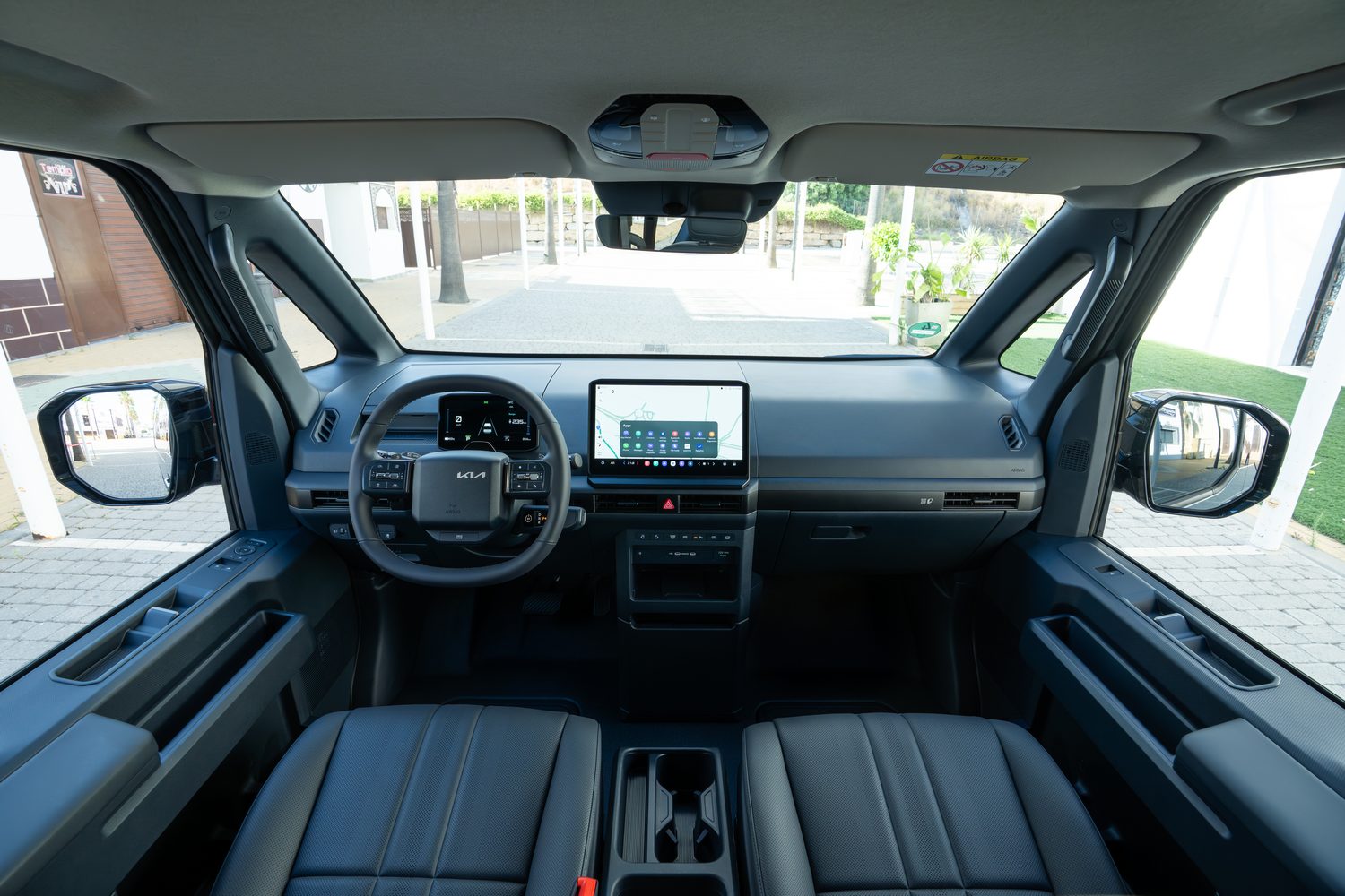 Kia PV5 Passenger (2026) Kia PV5 Passenger (2026)