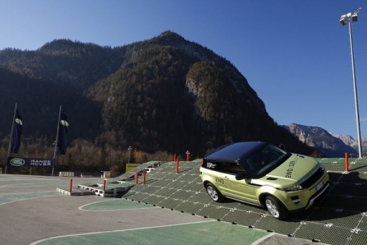 Range Rover Evoque 2WD prototype