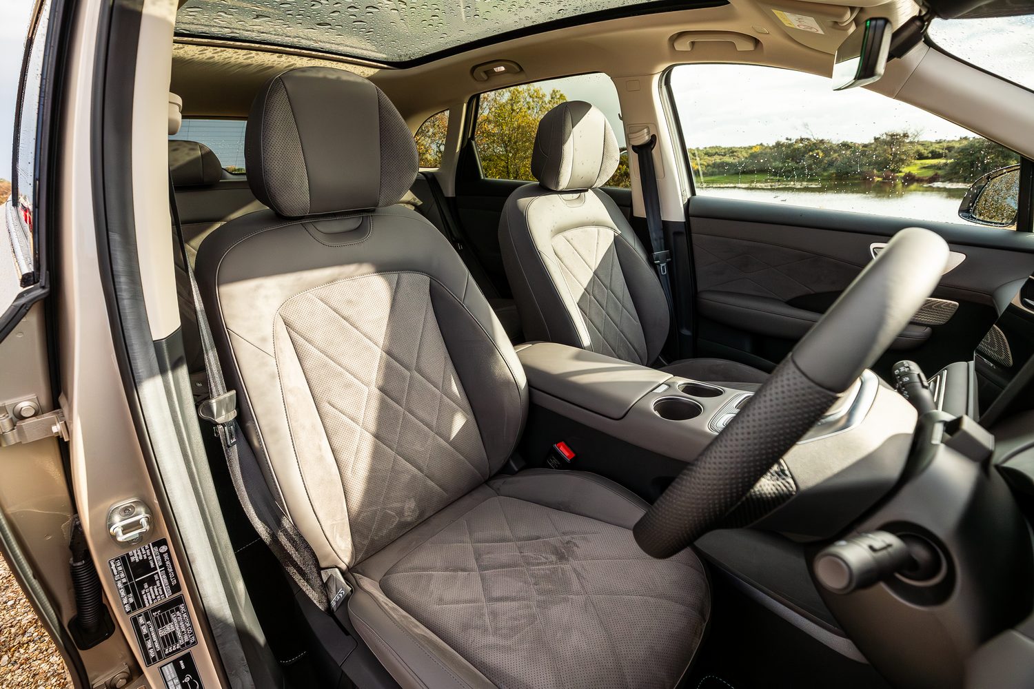 MG S6 EV (2026) MG S6 EV (2026)