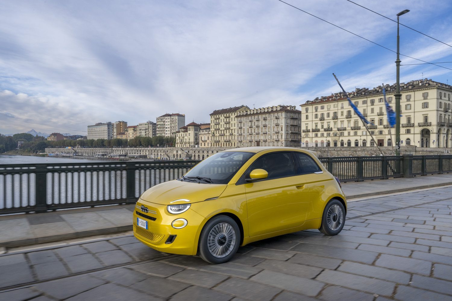 Fiat 500 Hybrid (2026) Fiat 500 Hybrid (2026)