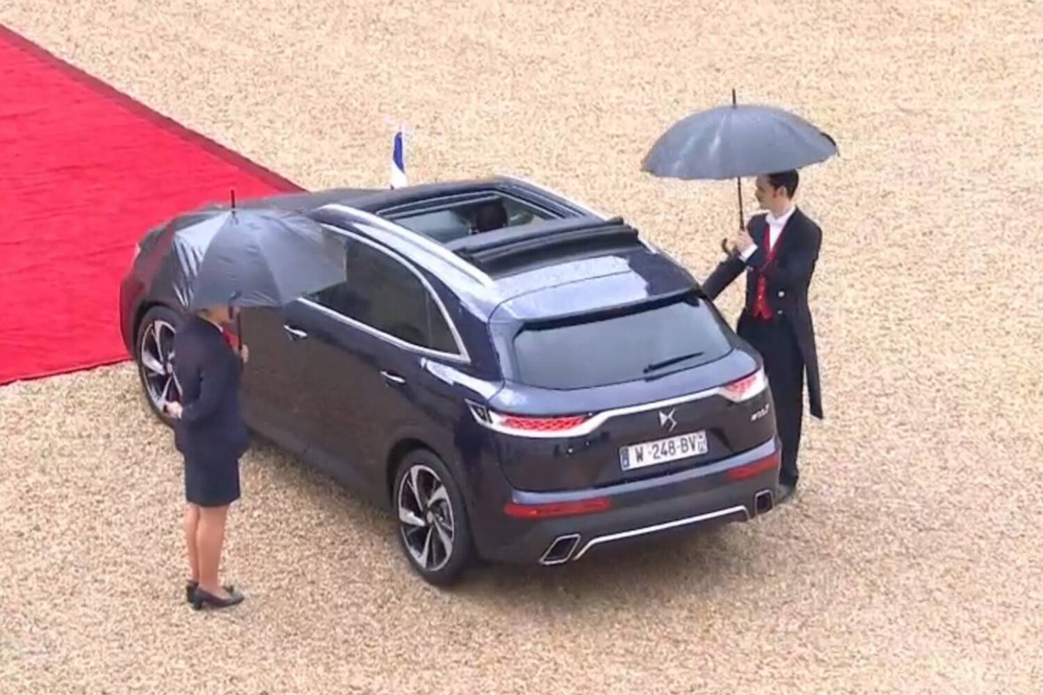 A DS fit for a President A DS fit for a President