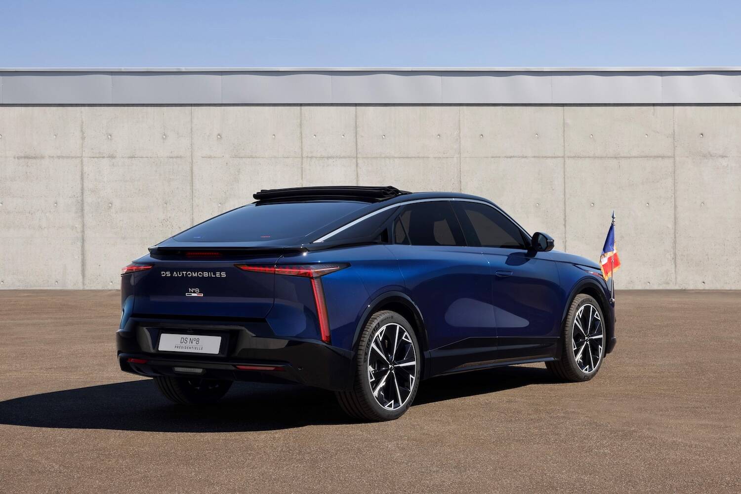 A DS fit for a President A DS fit for a President