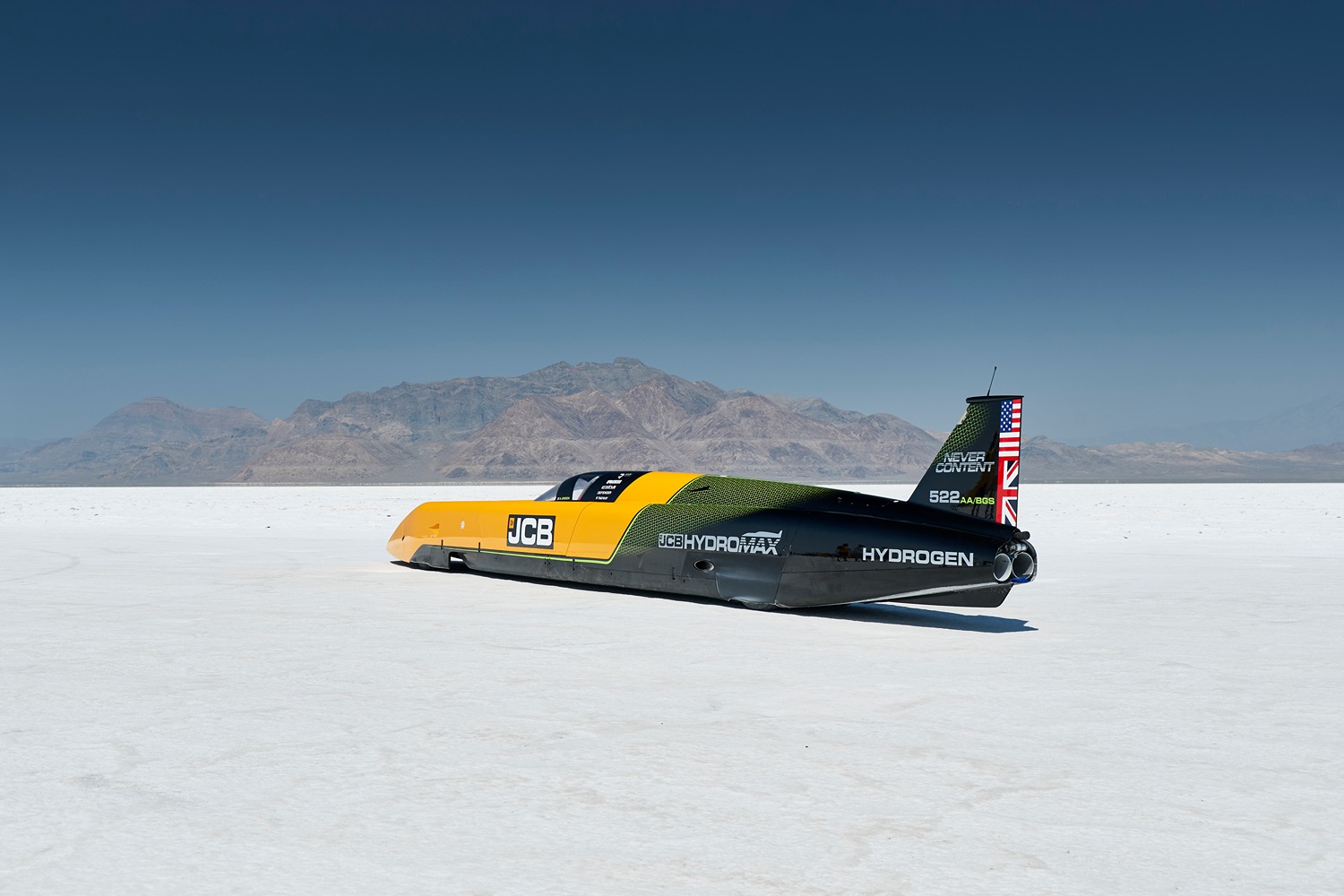 JCB Hydromax hydrogen-powered streamliner setting land speed record on Bonneville Salt Flats in northwestern Utah, United States.