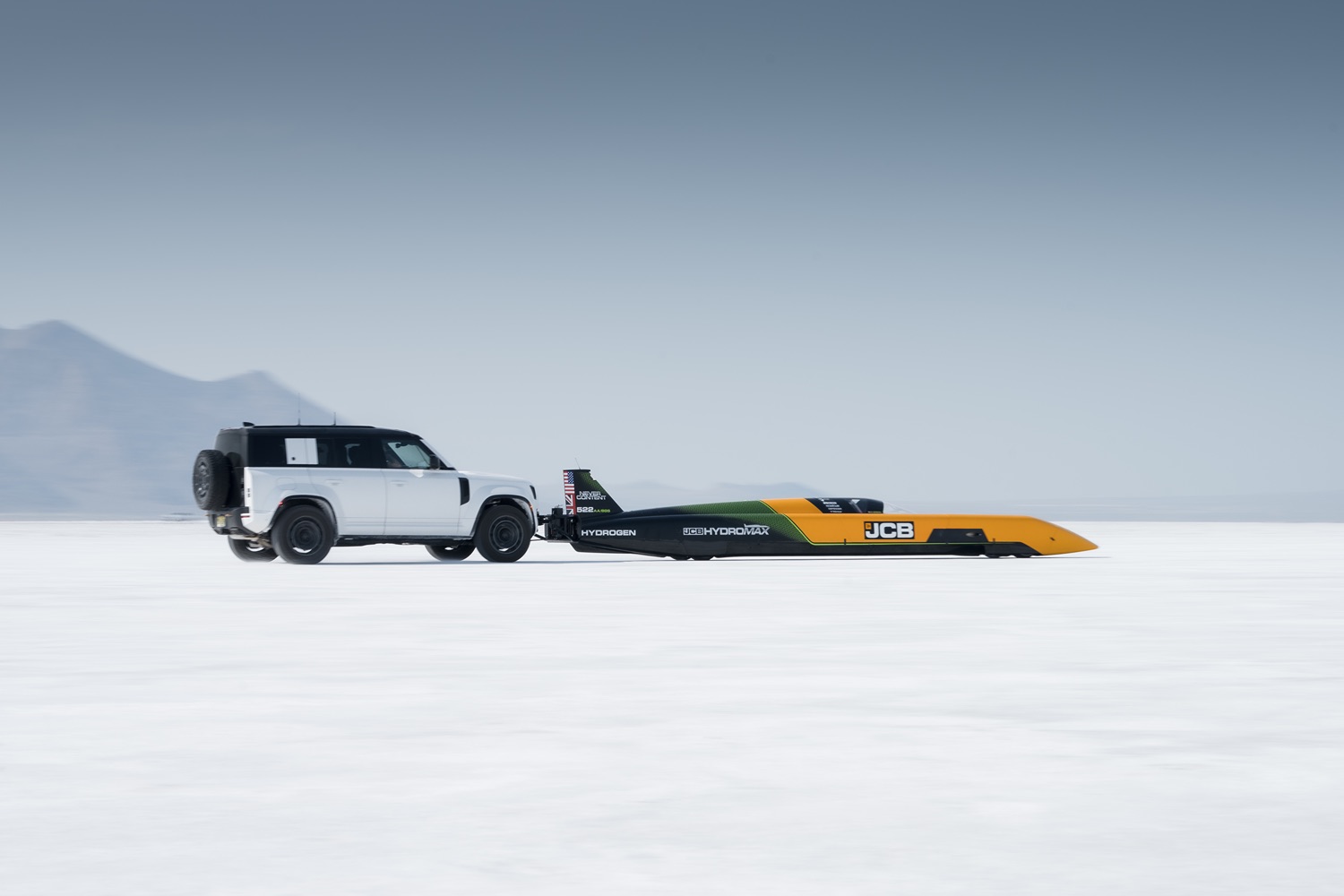 JCB Hydromax hydrogen-powered streamliner setting land speed record on Bonneville Salt Flats in northwestern Utah, United States.