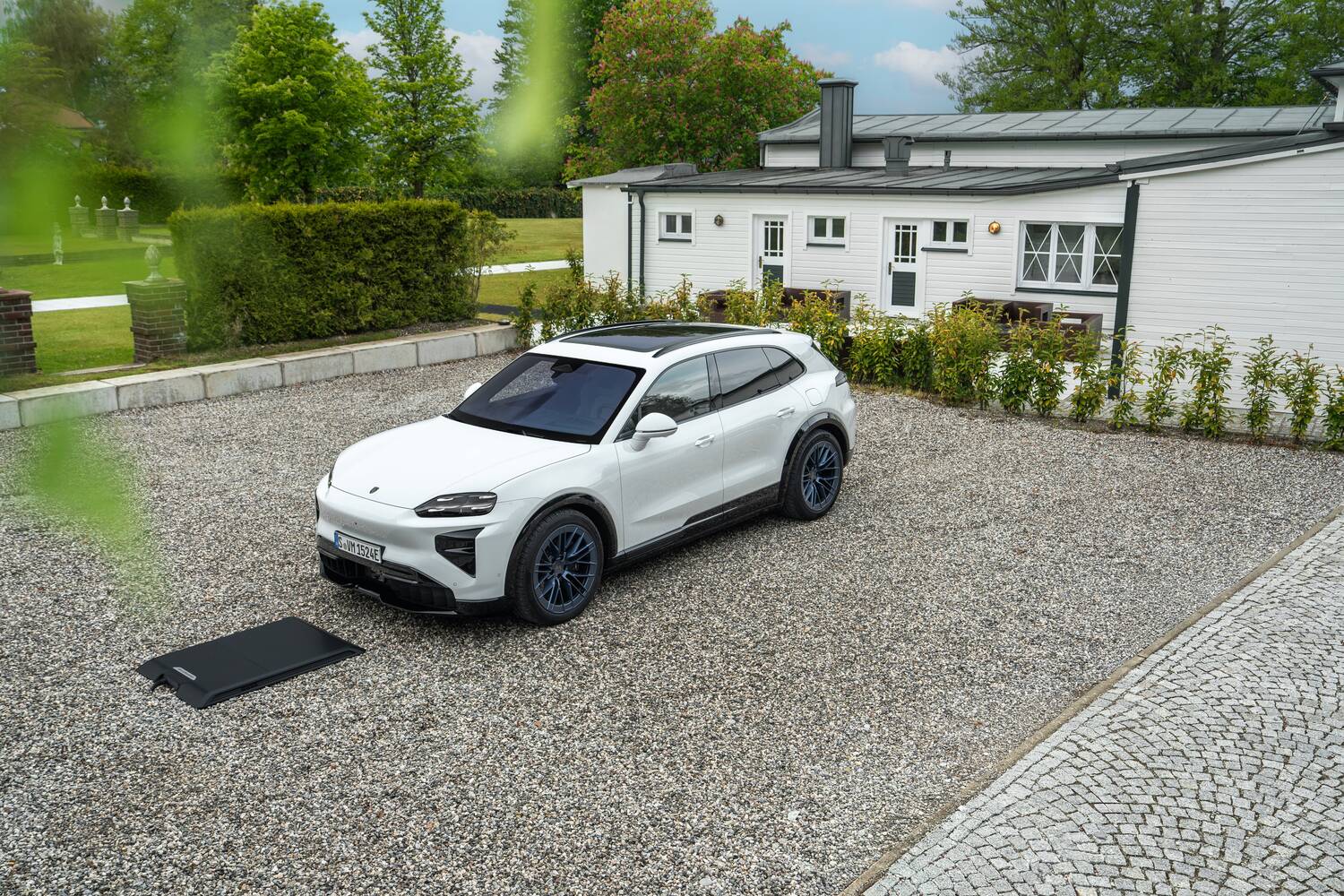 Porsche Cayenne Electric