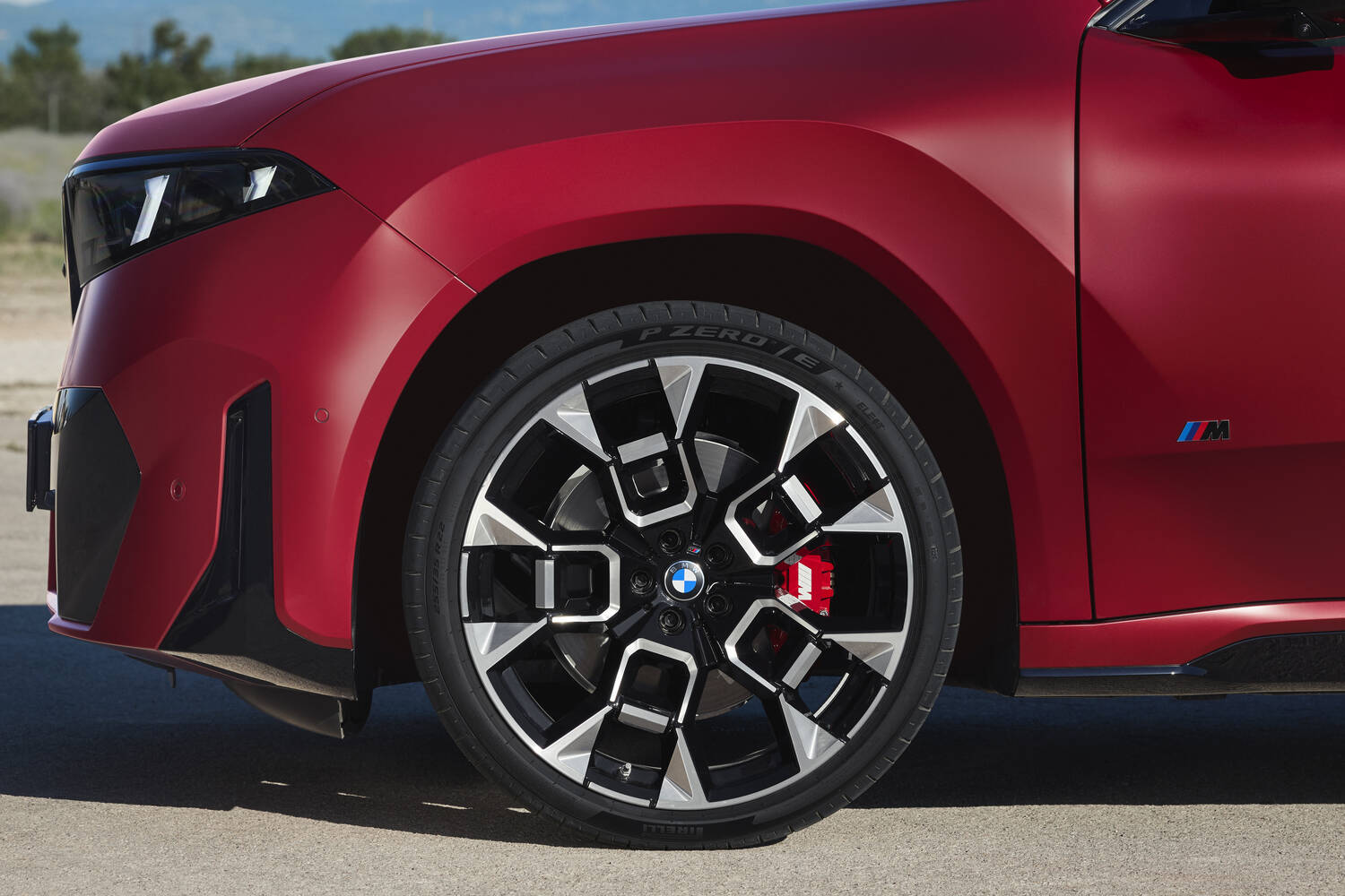 BMW iX4
