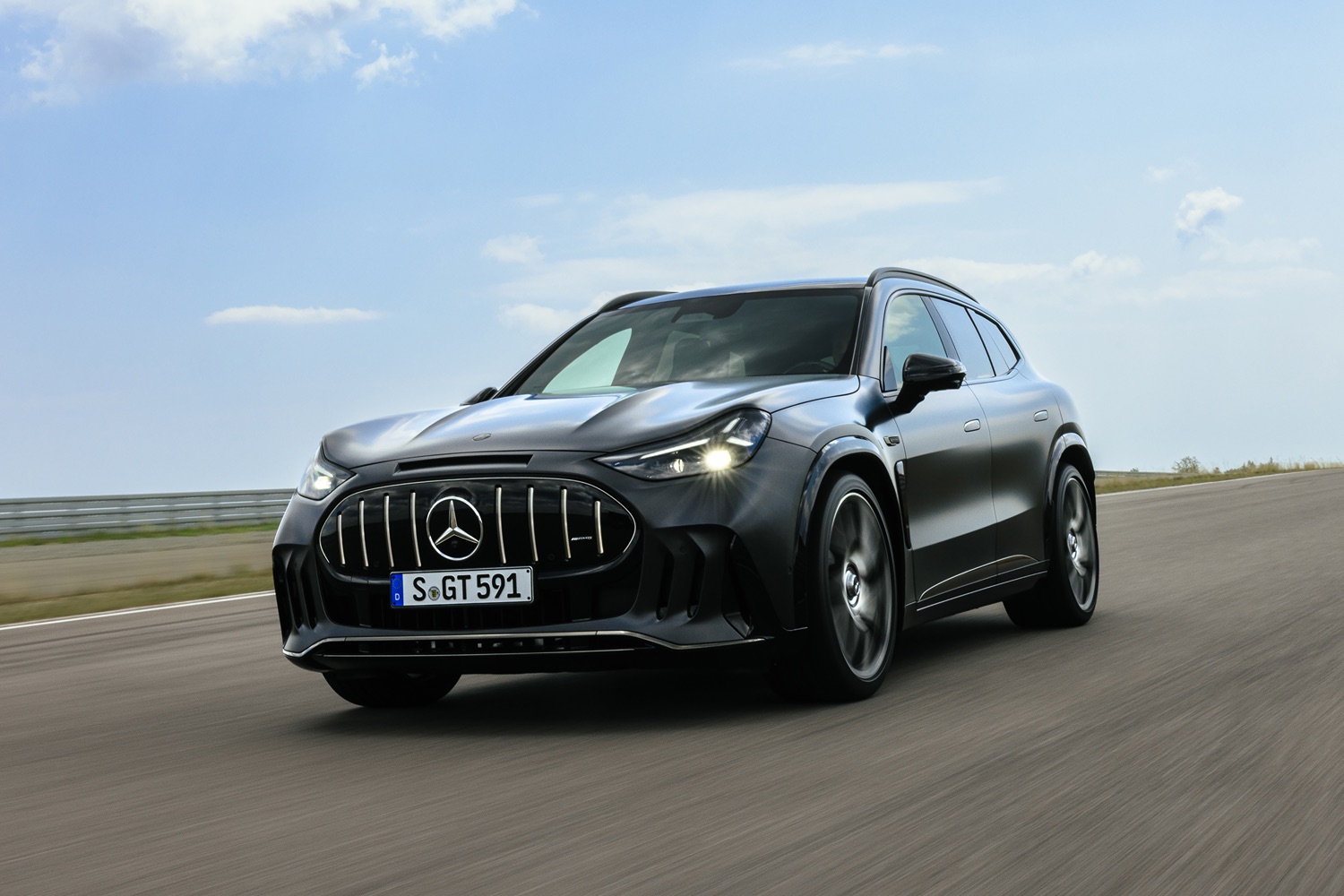 Mercedes-AMG GT SUV front grille