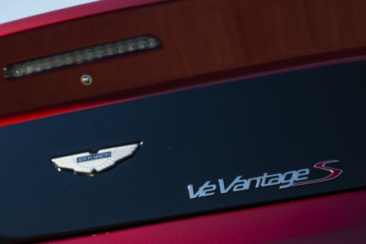 Aston Martin V12 Vantage S