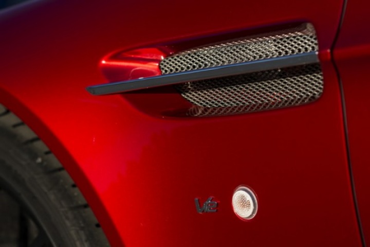 Aston Martin V12 Vantage S