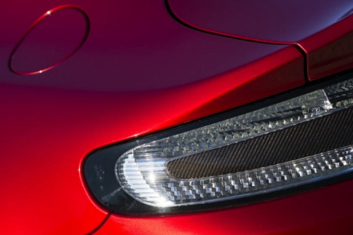 Aston Martin V12 Vantage S