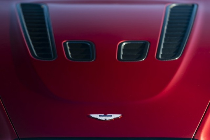 Aston Martin V12 Vantage S