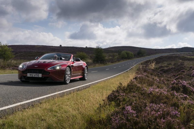 Aston Martin V12 Vantage S Roadster