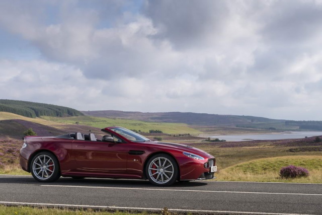Aston Martin V12 Vantage S Roadster