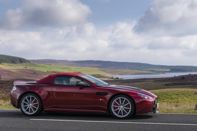 Aston Martin V12 Vantage S Roadster