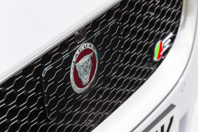 Jaguar XE 3.0 V6 S prototype