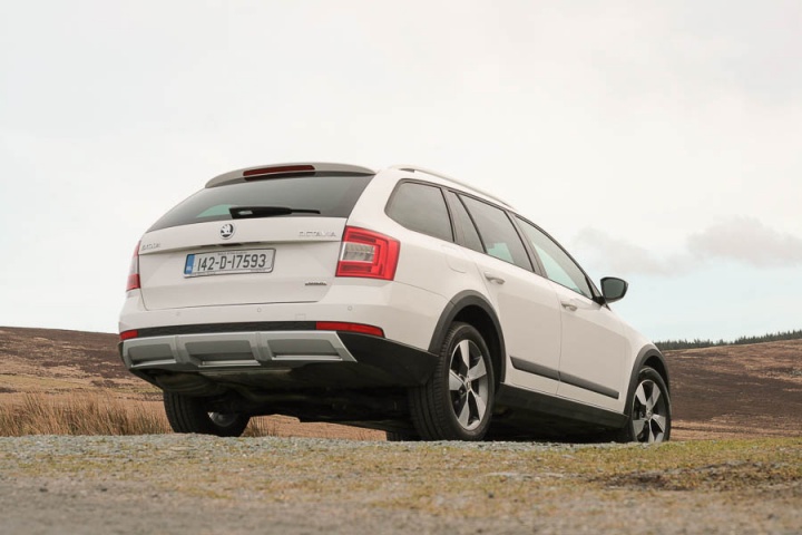 Skoda Octavia Scout (2015) - pictures, information & specs