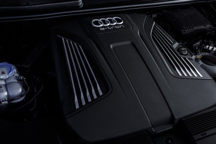Audi Q7 e-tron hybrid