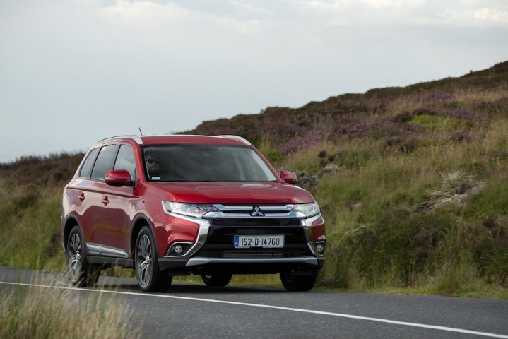 Mitsubishi Outlander Reviews Complete Car